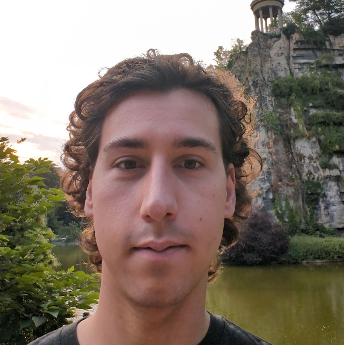 Profile of Alejandro de la Fuente