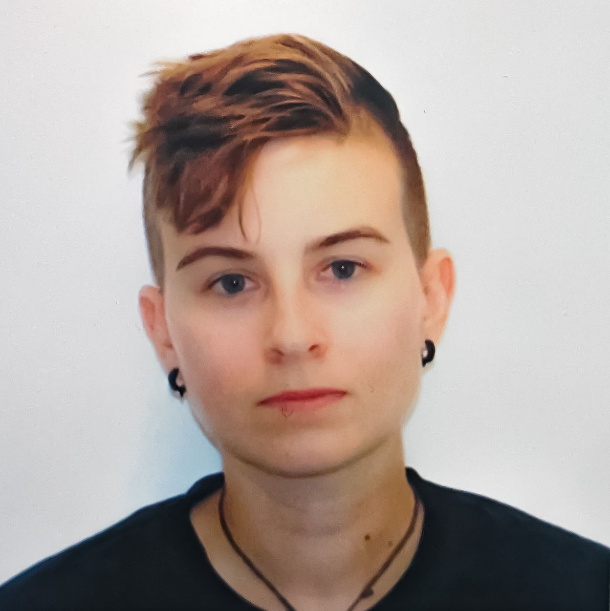Profile of Kira Knebel