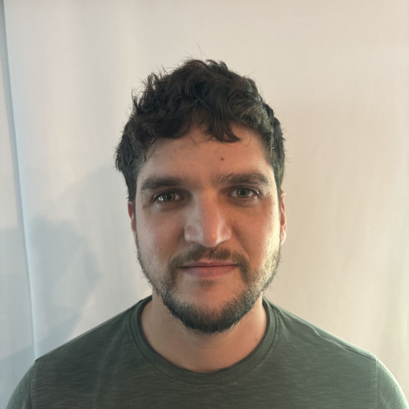 Profile of Zachary Weiss
