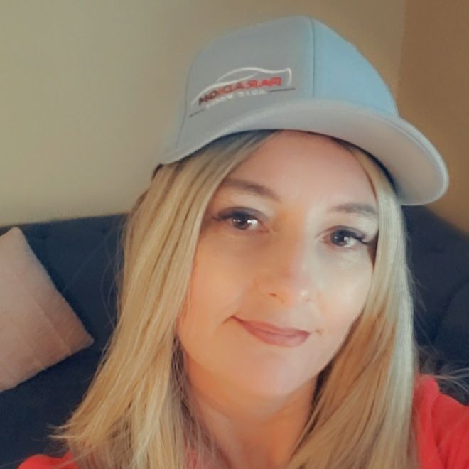 Profile of Lora Lonesberry