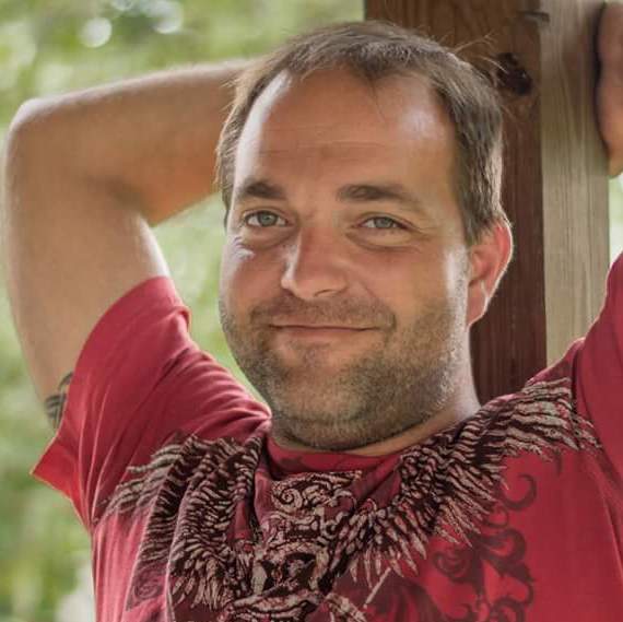 Profile of Justin Lyons