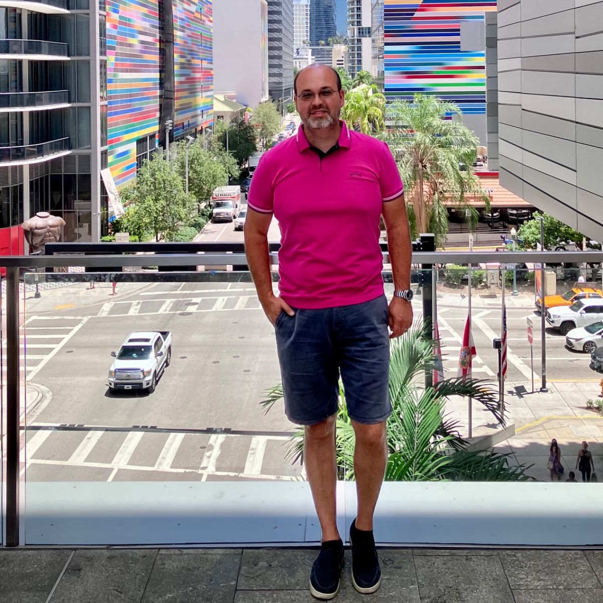 Profile of Tom Razmologov